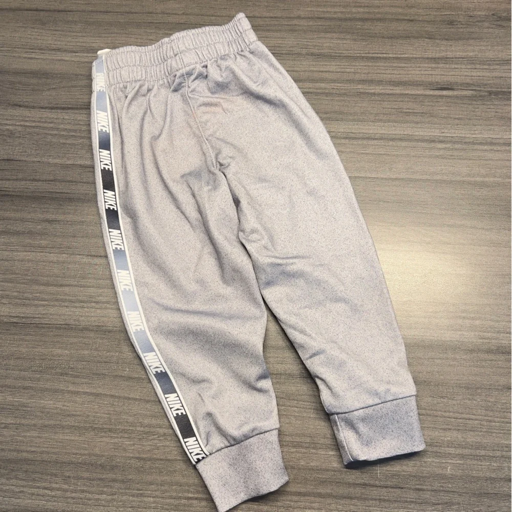 NIKE Boy Toddler 3 piece outfit 2T